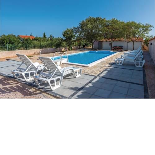 Stunning home in Cista Velika w/ Outdoor swimming pool, Outdoor swimming pool and 3 Bedrooms