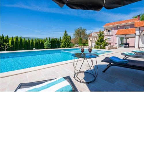Stunning home in Imotski with Outdoor swimming pool, WiFi and 4 Bedrooms