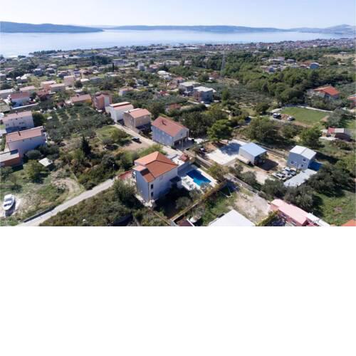 Stunning home in Kastel Sucurac with Sauna, WiFi and 4 Bedrooms