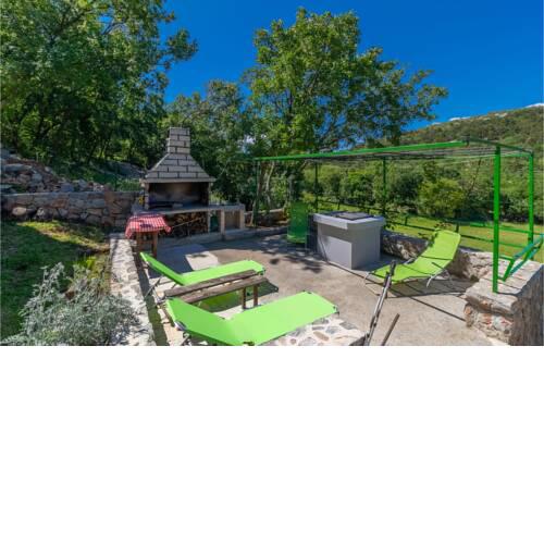 Stunning home in Klenovica w/ 3 Bedrooms