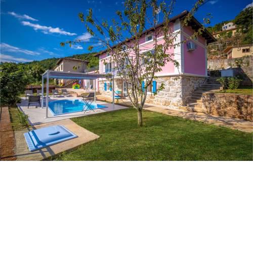 Stunning home in Lovran w/ Outdoor swimming pool and 4 Bedrooms