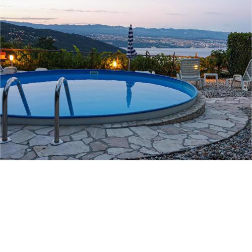 Stunning home in Lovran with WiFi and 2 Bedrooms