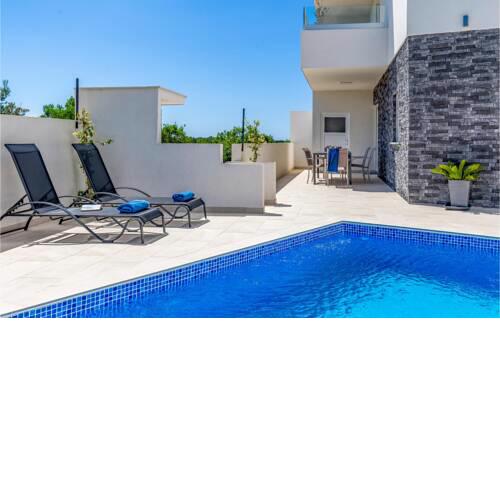 Stunning home in Medulin w/ Outdoor swimming pool, WiFi and Outdoor swimming pool