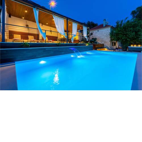 Stunning home in Otok w/ Outdoor swimming pool, Jacuzzi and 4 Bedrooms