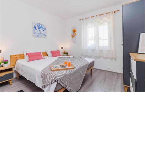 Stunning home in Vodnjan with Outdoor swimming pool and 3 Bedrooms