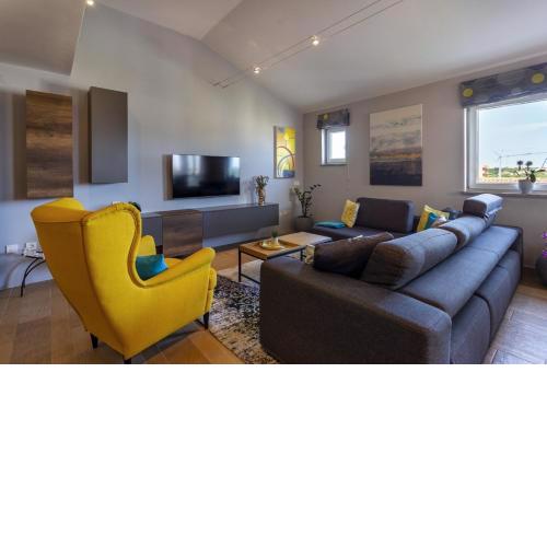 Sunny apartment with 3 bedrooms