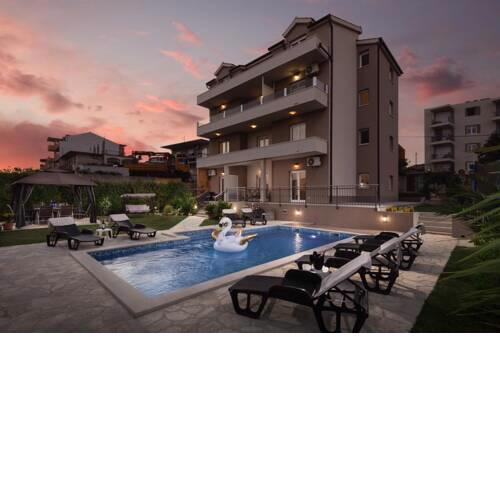 Sunny Garden Adria