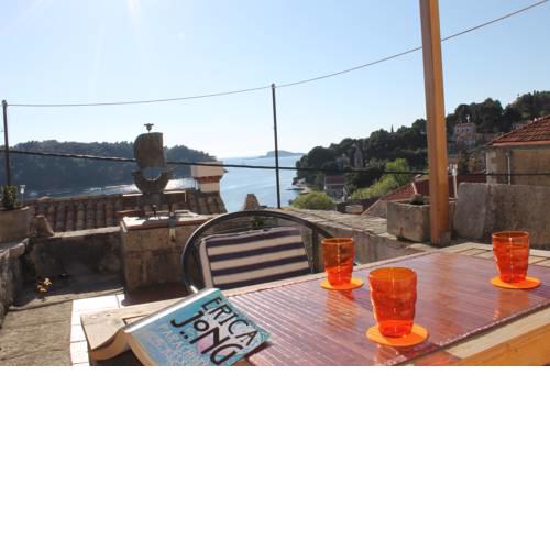 TaNa Holiday Home