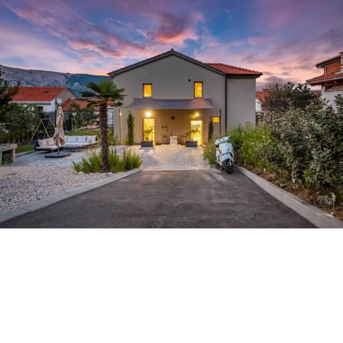 Tarari Luxury Apartment