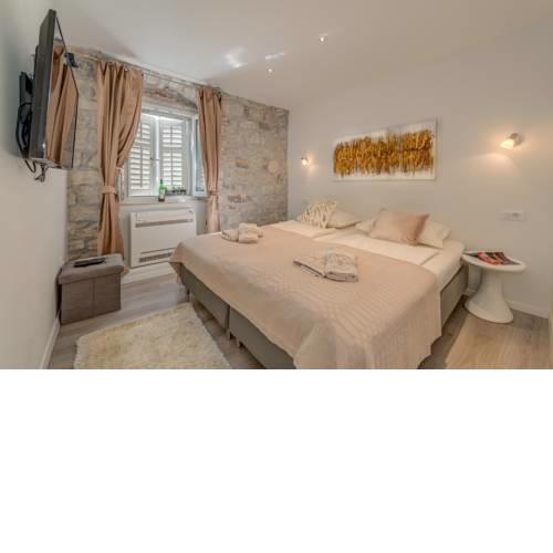 Temple Luxury Rooms