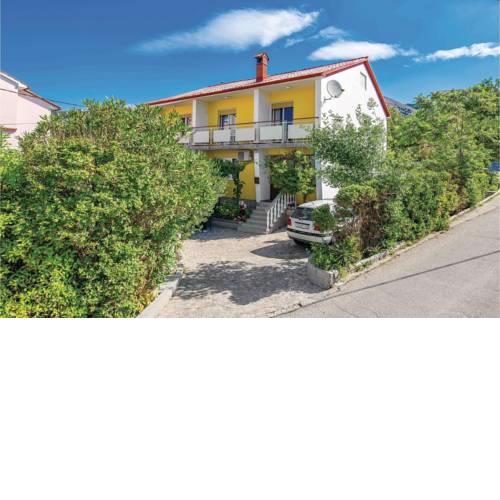 Three-Bedroom Apartment in Banjol