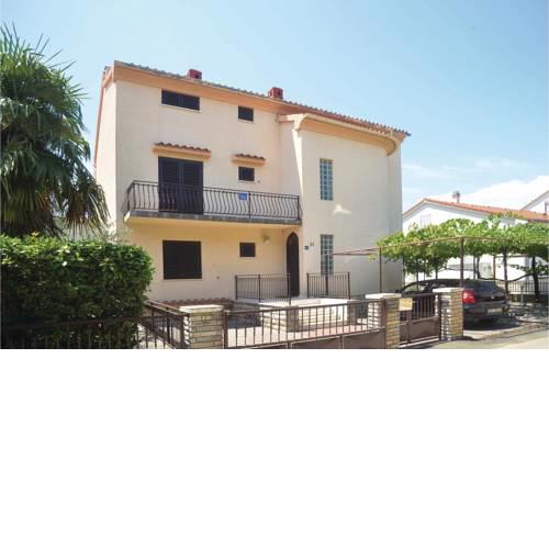 Three-Bedroom Apartment in Biograd na moru