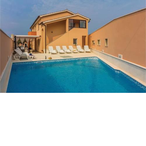 Three-Bedroom Apartment in Galizana