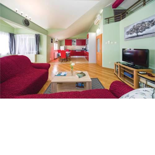 Three-Bedroom Apartment in Kastel Novi