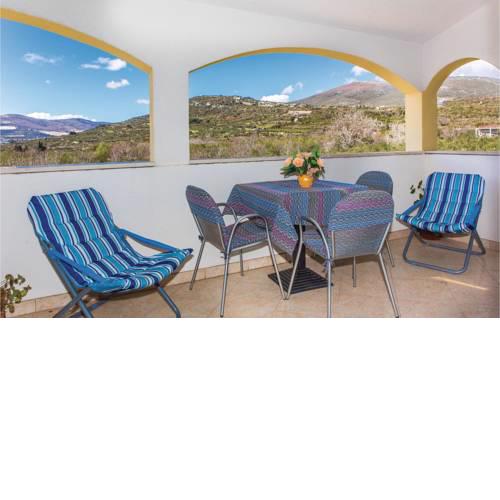 Three-Bedroom Apartment in Kastel Novi