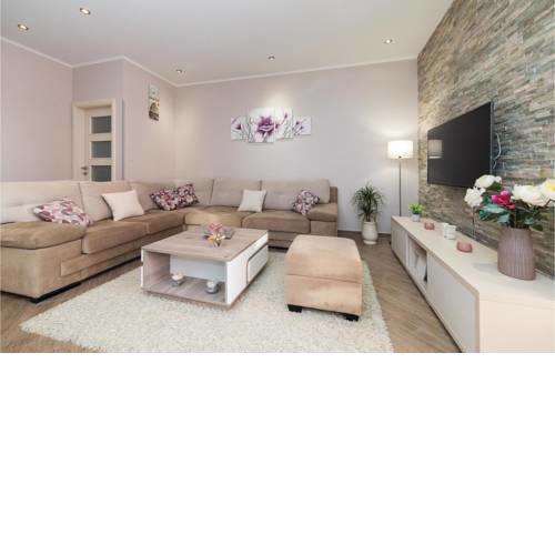 Three-Bedroom Apartment in Kastel Sucurac
