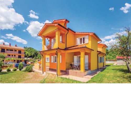 Three-Bedroom Apartment in Labin