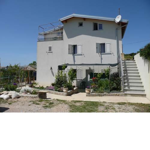 Three-Bedroom Apartment in Lopar I