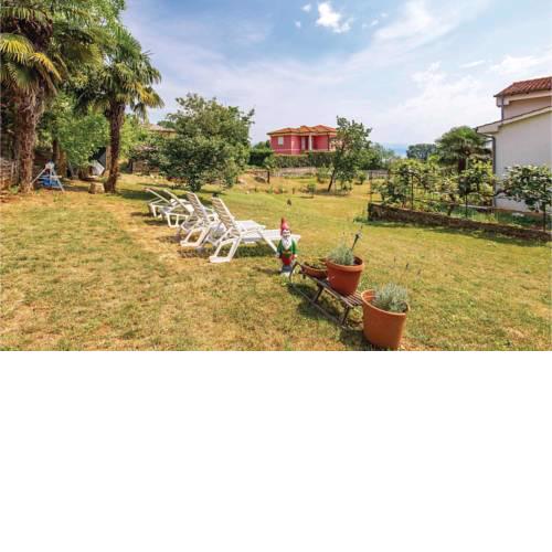 Three-Bedroom Apartment in Lovran