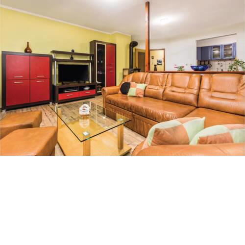 Three-Bedroom Apartment in Marcana