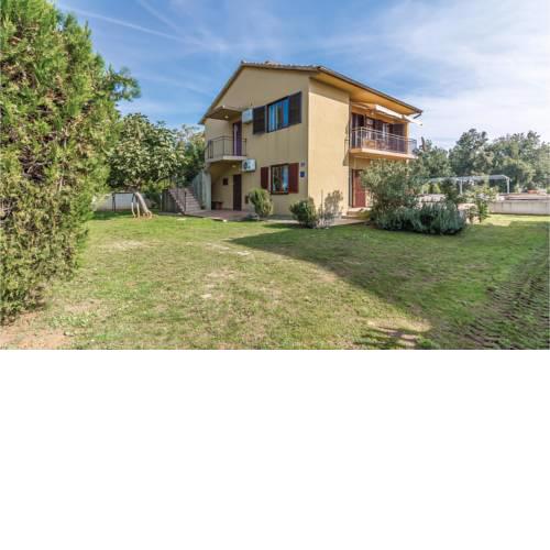 Three-Bedroom Apartment in Medulin