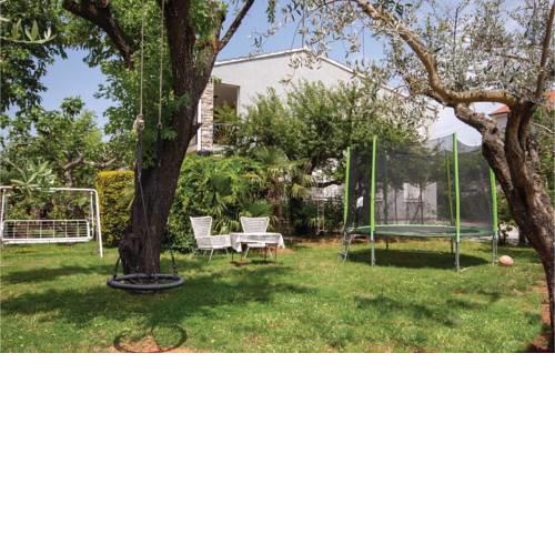 Three-Bedroom Apartment in Medulin