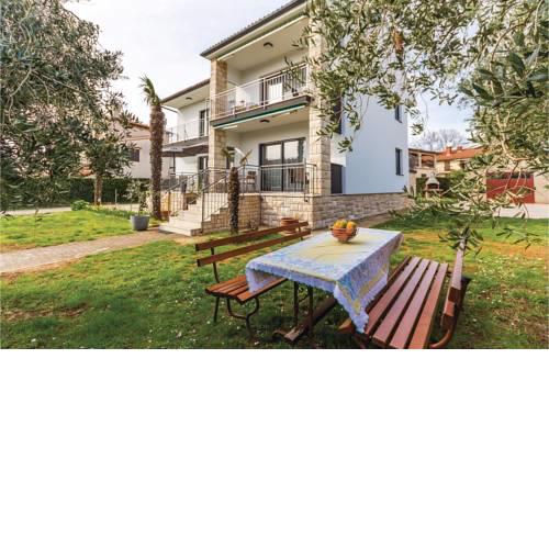 Three-Bedroom Apartment in Medulin