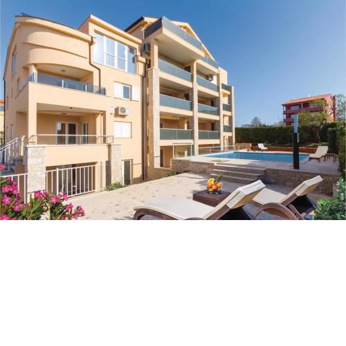 Three-Bedroom Apartment in Medulin