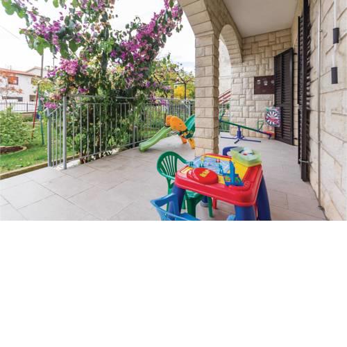 Three-Bedroom Apartment in Medulin