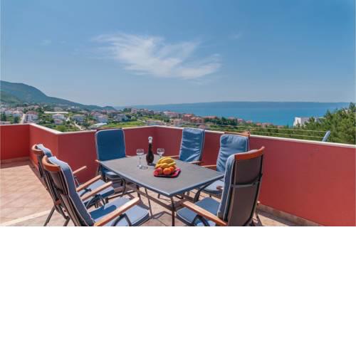 Three-Bedroom Apartment in Podstrana