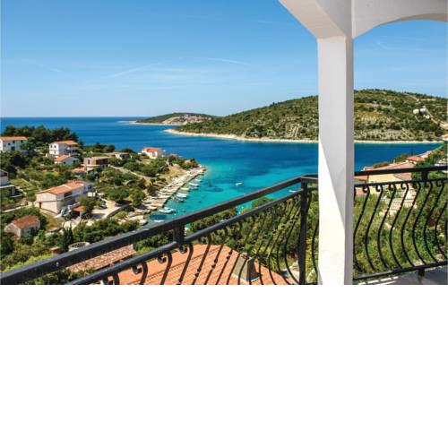 Three-Bedroom Apartment in Sevid