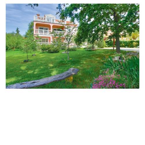 Three-Bedroom Apartment Kukci with Sea view 01