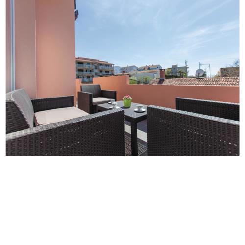Three-Bedroom Apartment Podstrana 03