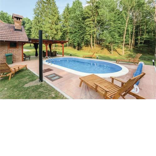 Three-Bedroom Holiday Home in Brestovac