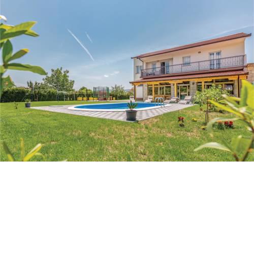 Three-Bedroom Holiday Home in Glavina Donja
