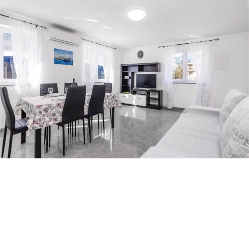 Three-Bedroom Holiday Home in Jurdani