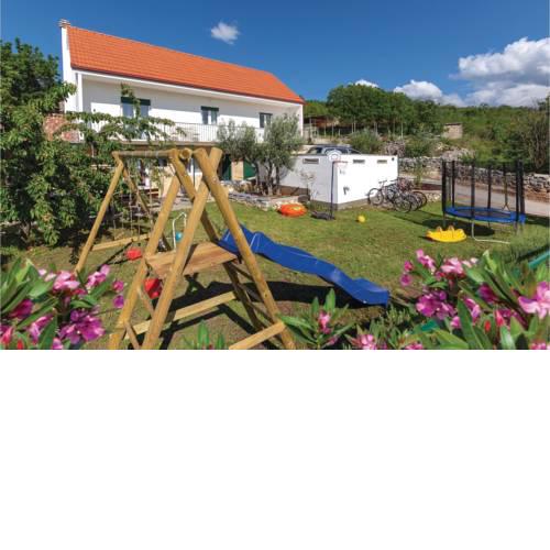 Three-Bedroom Holiday Home in Katuni