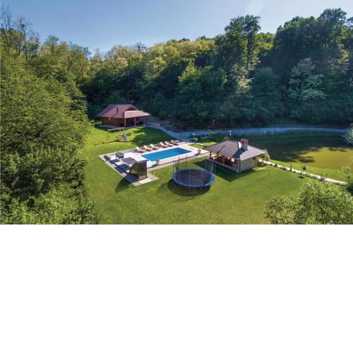 Three-Bedroom Holiday Home in Kelemen