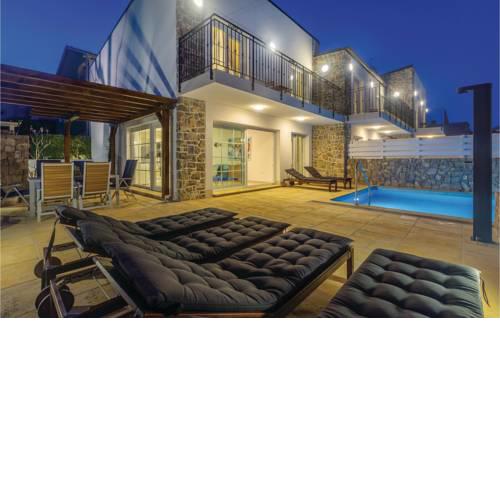 Three-Bedroom Holiday Home in Kornic