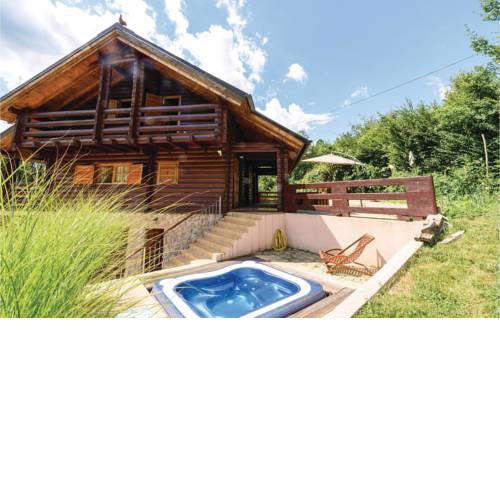 Three-Bedroom Holiday Home in Krasic