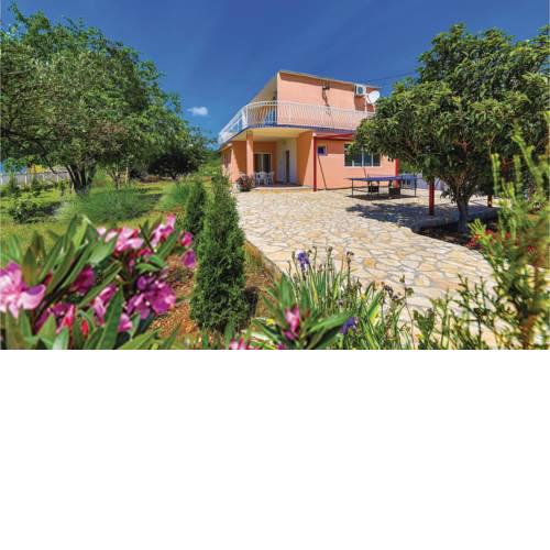 Three-Bedroom Holiday Home in Marina