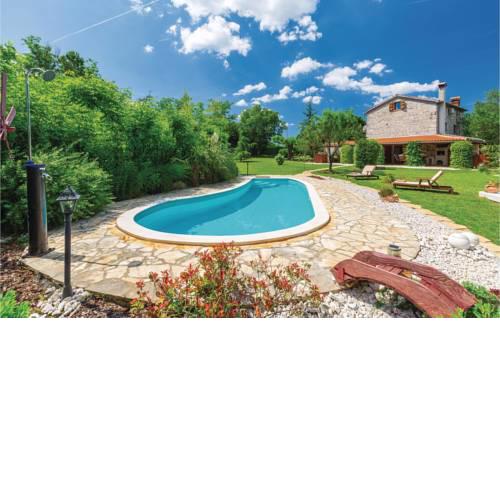 Three-Bedroom Holiday Home in Medaki