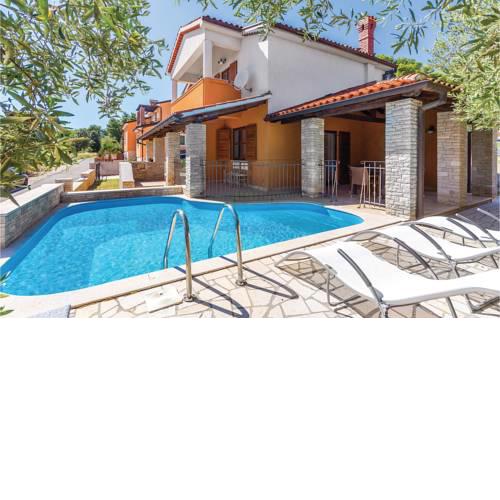 Three-Bedroom Holiday Home in Medulin