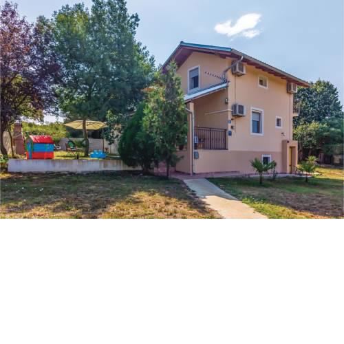 Three-Bedroom Holiday Home in Medulin