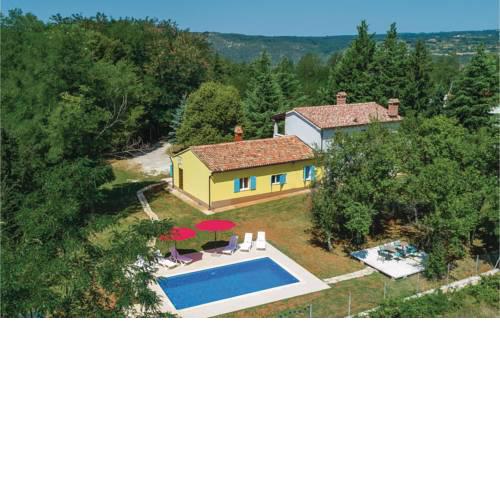 Three-Bedroom Holiday Home in Nedescina