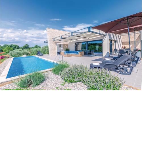 Three-Bedroom Holiday Home in Novigrad
