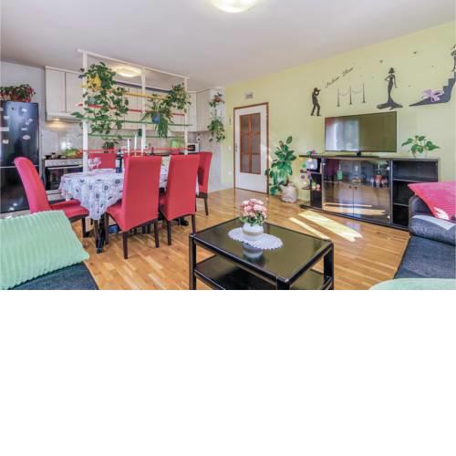 Three-Bedroom Holiday Home in Radovcici
