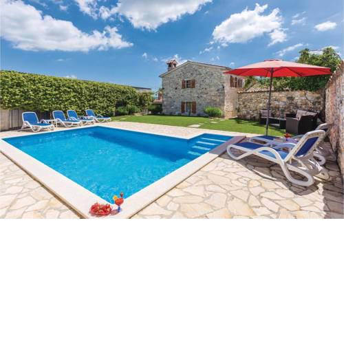 Three-Bedroom Holiday Home in Regulici