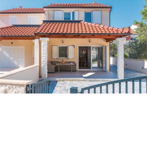 Three-Bedroom Holiday Home in Srima