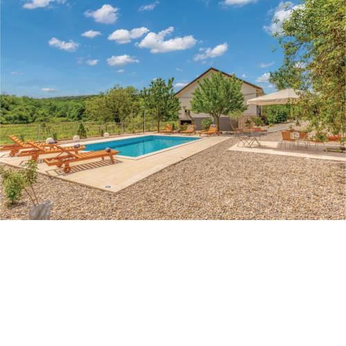 Three-Bedroom Holiday Home in Sumet